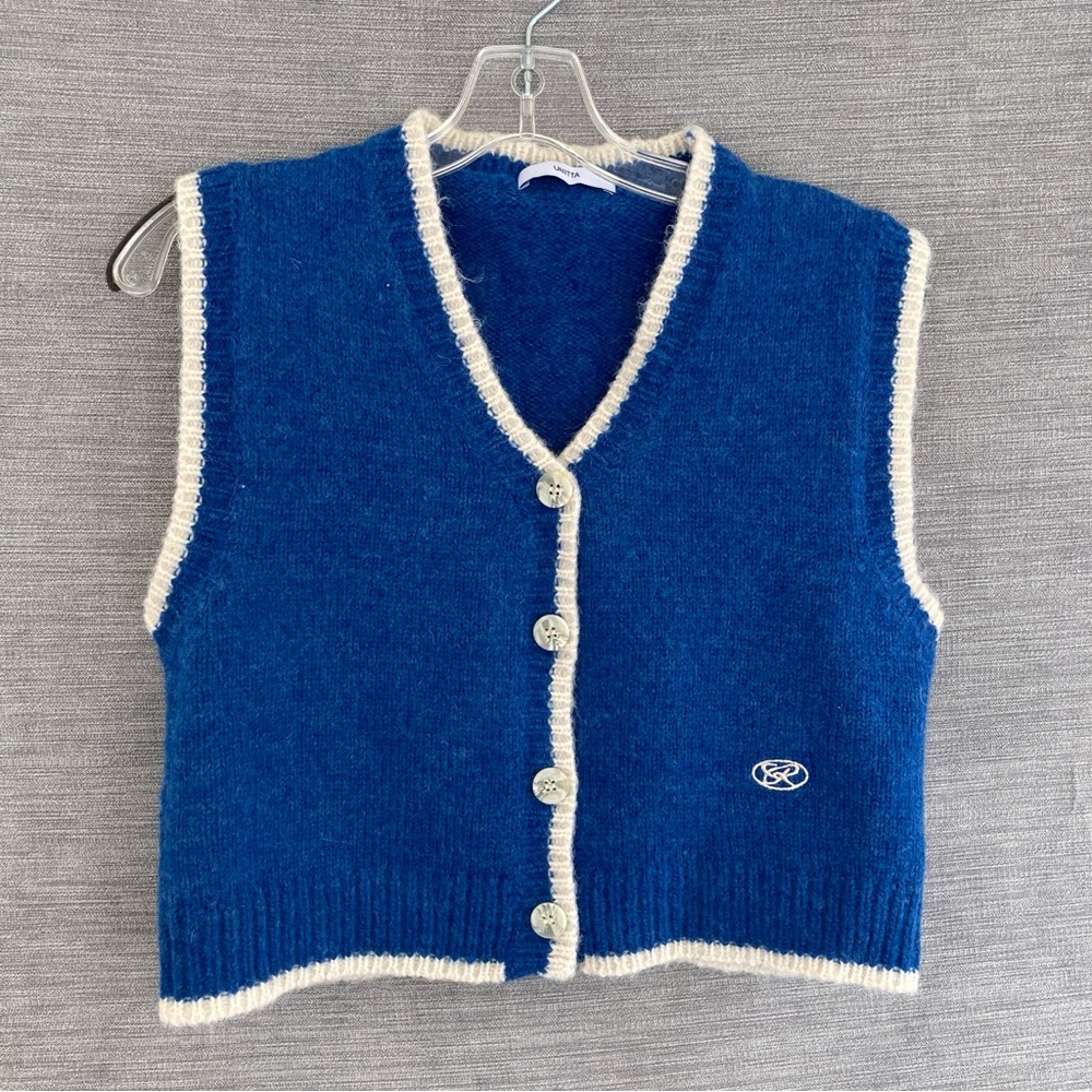 Uniitta Knit Vest Women’s Size Medium Wool Blend Blue and White